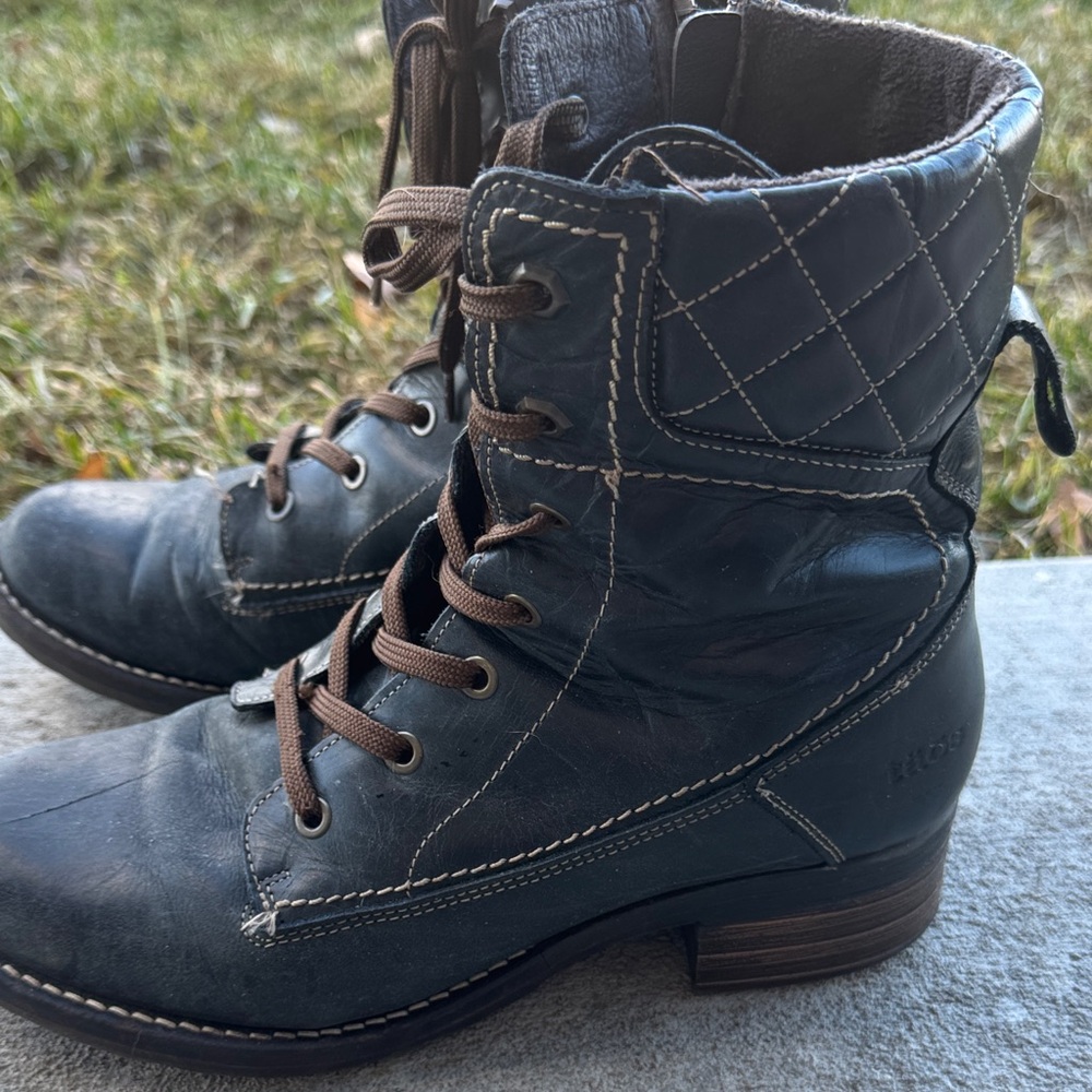 Stylish Blue  Leather Combat Boots